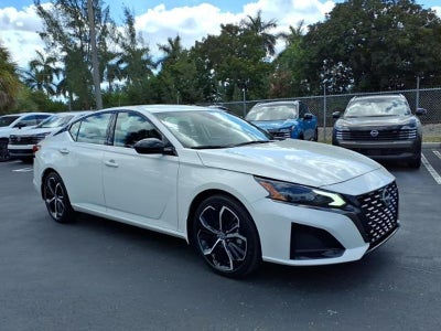 2023 Nissan Altima SR FWD