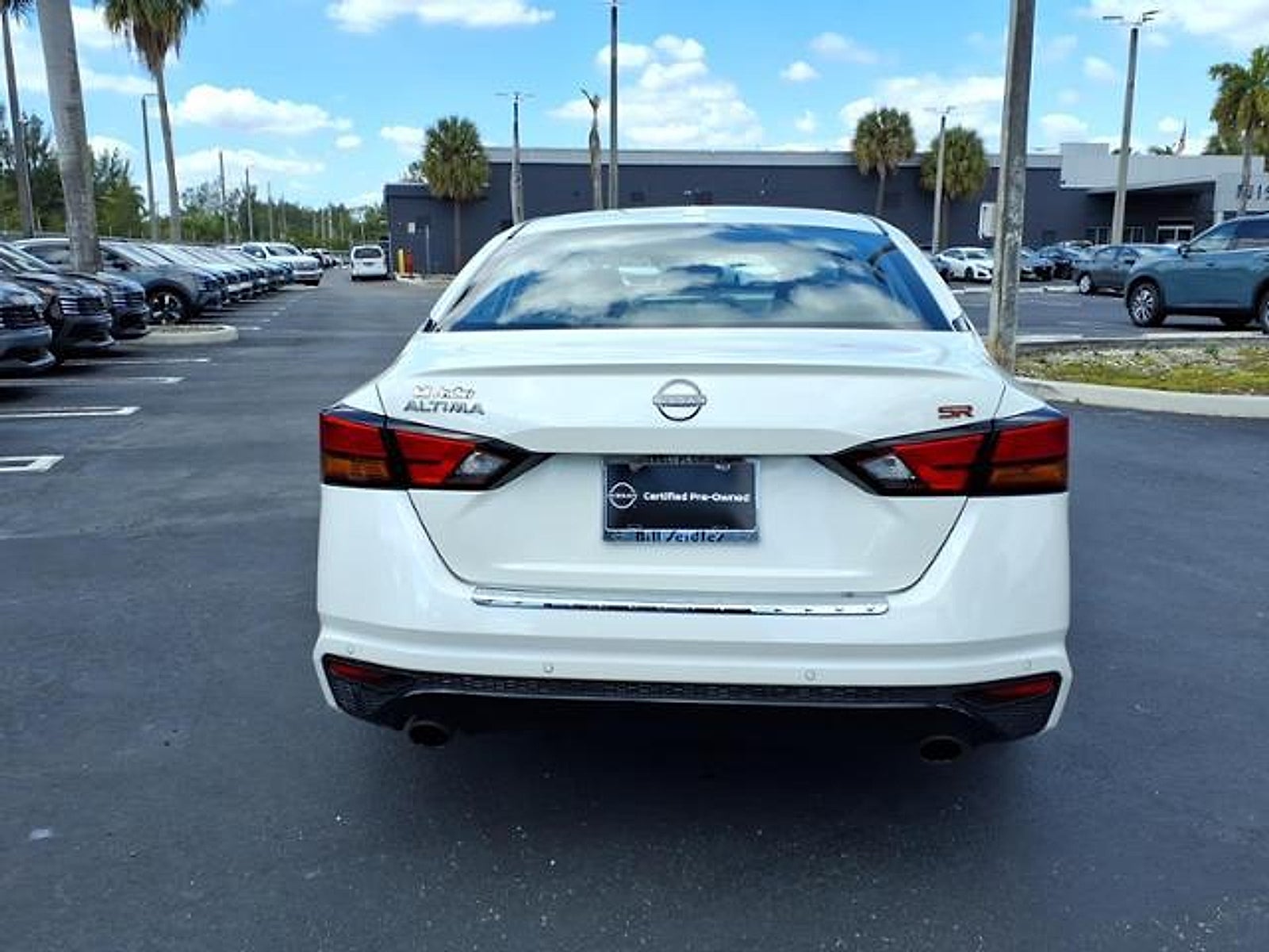 2023 Nissan Altima SR FWD