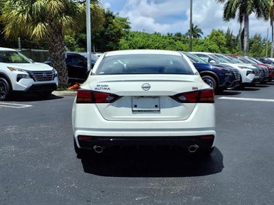 2025 Nissan Altima SR