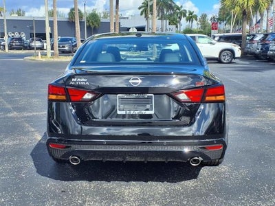 2025 Nissan Altima SR