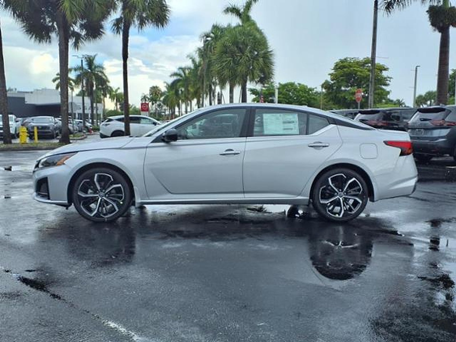 2025 Nissan Altima SR