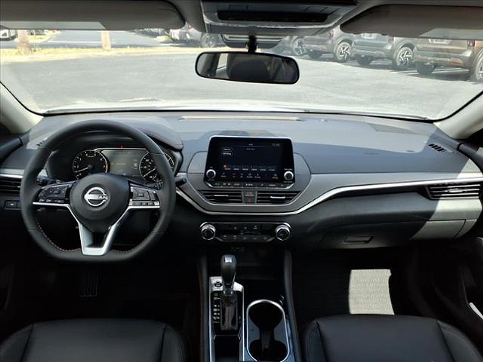 2025 Nissan Altima SR