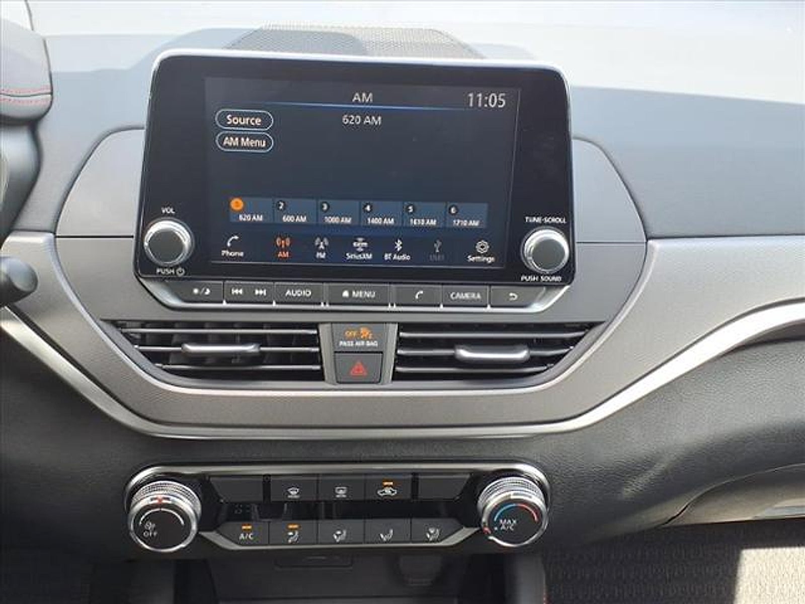 2025 Nissan Altima SR