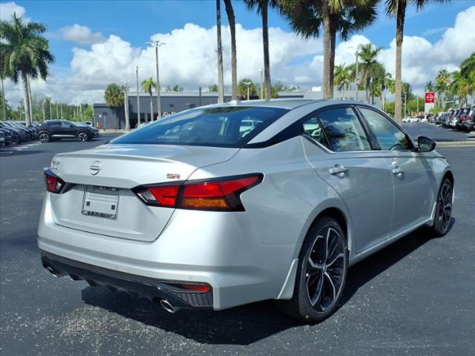 2025 Nissan Altima SR