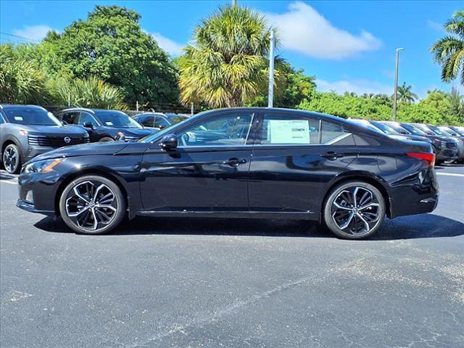 2025 Nissan Altima SR