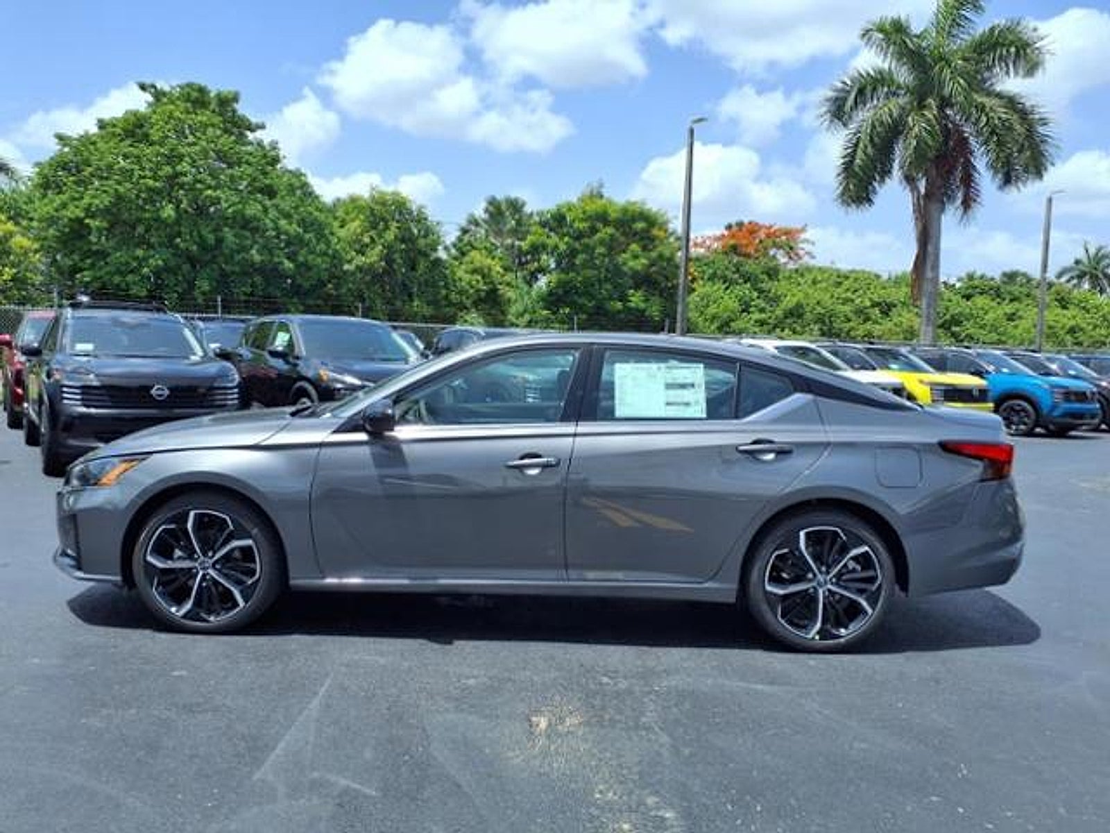 2025 Nissan Altima SR