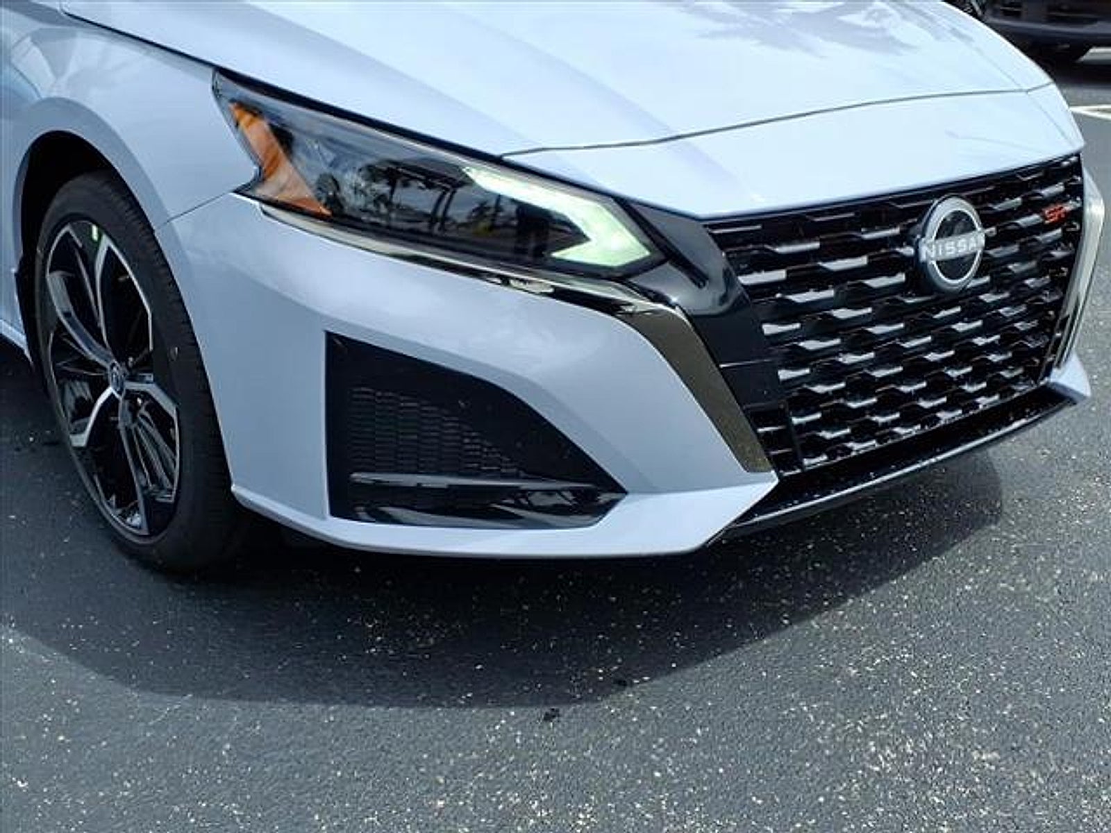 2025 Nissan Altima SR