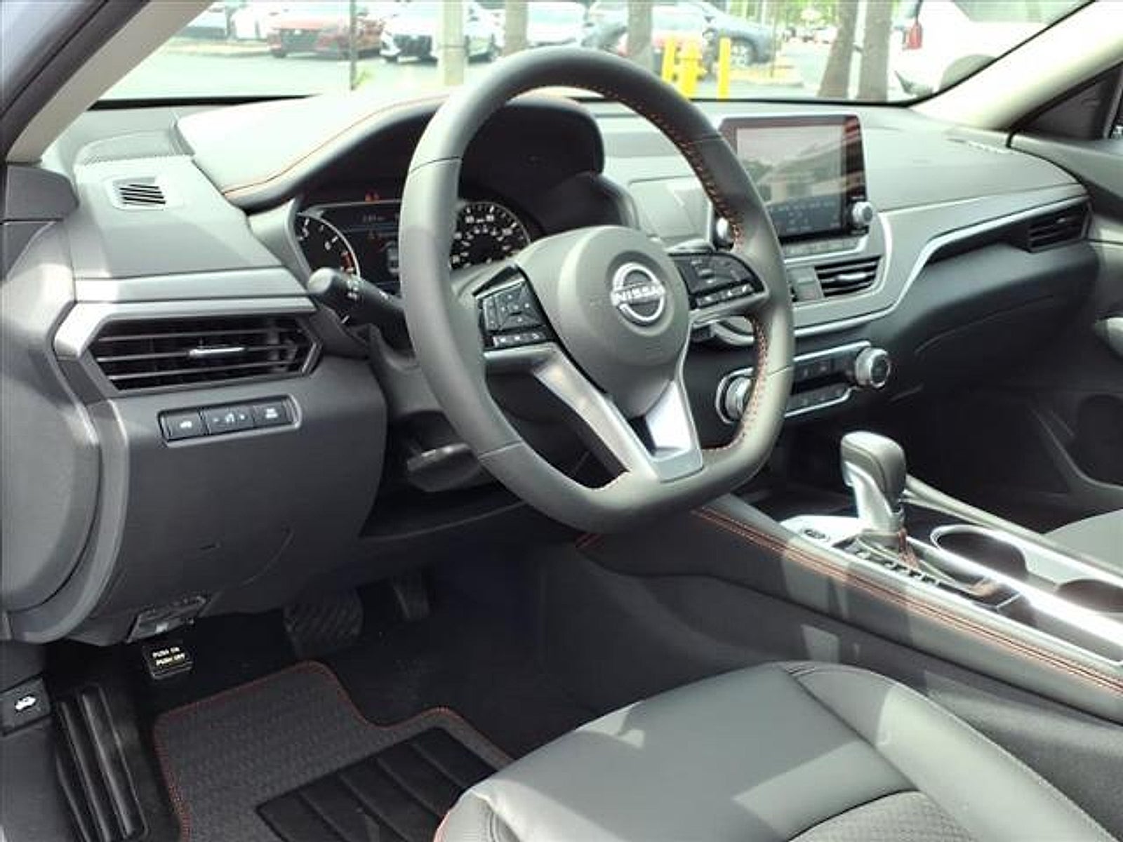 2025 Nissan Altima SR