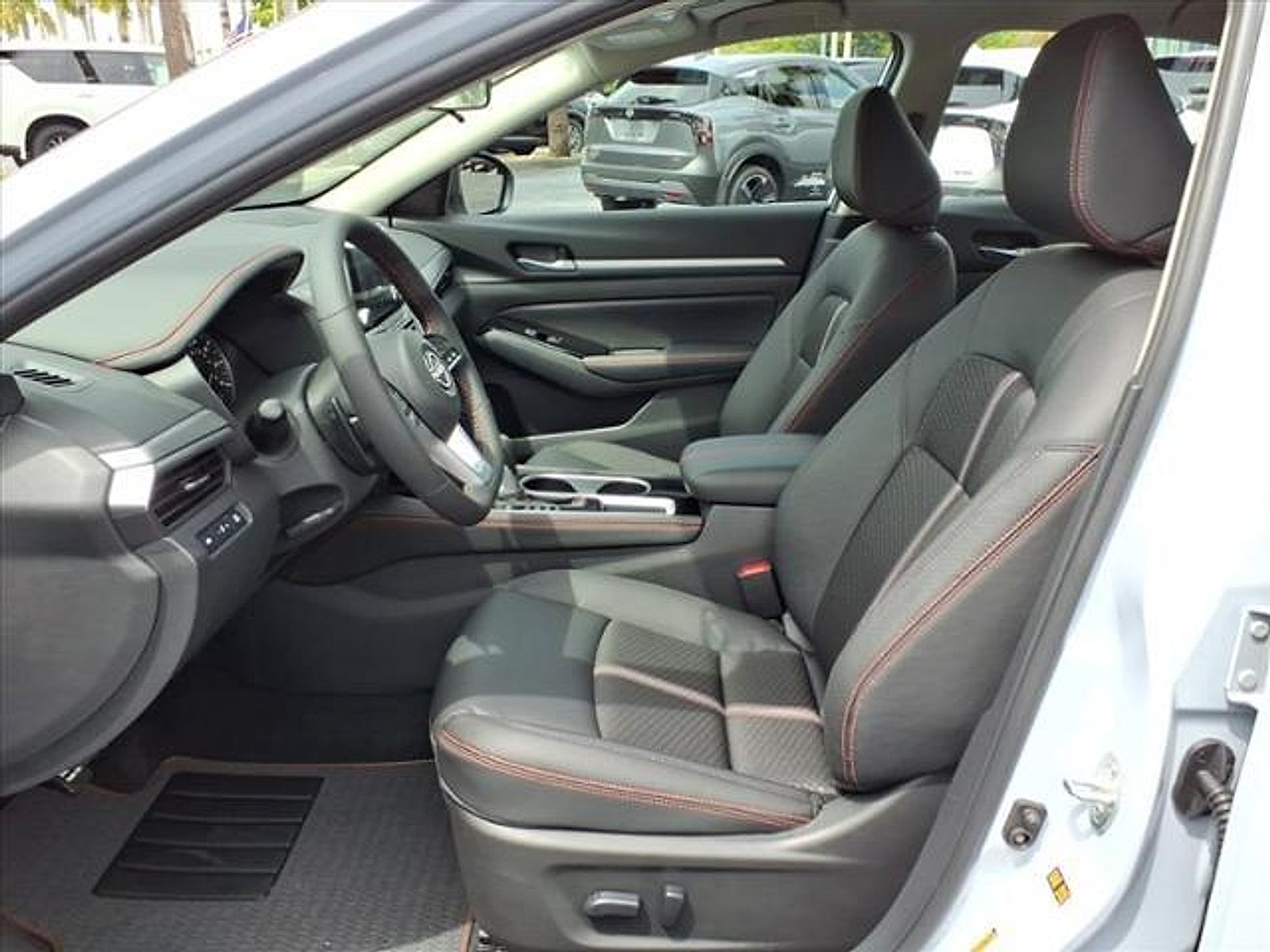 2025 Nissan Altima SR