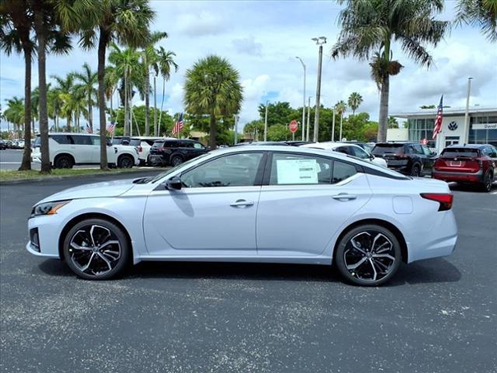 2025 Nissan Altima SR