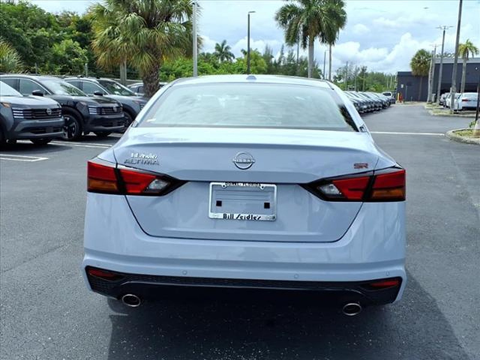 2025 Nissan Altima SR