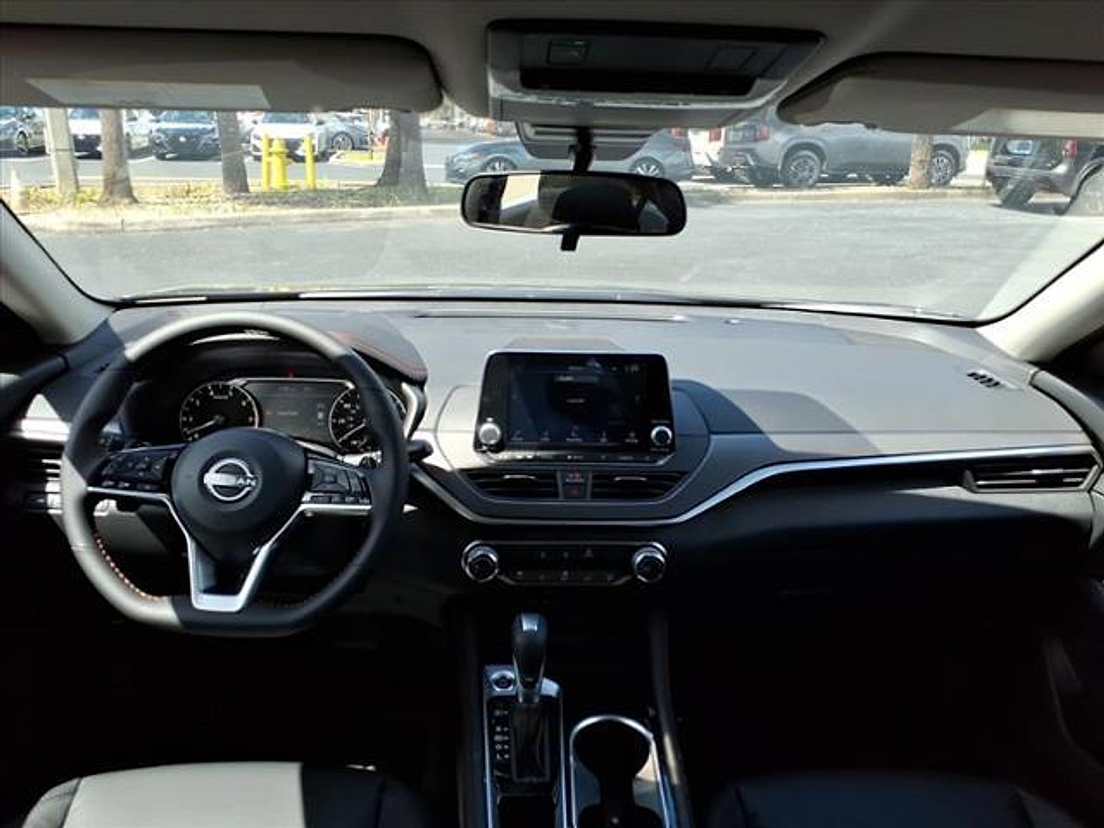 2025 Nissan Altima SR