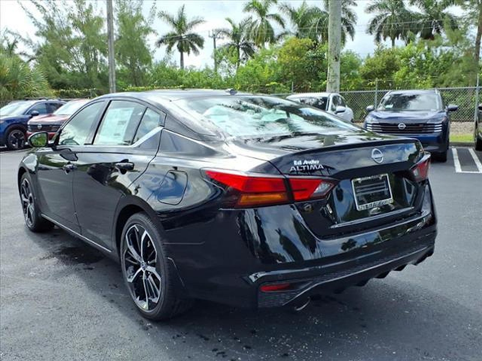 2025 Nissan Altima SR