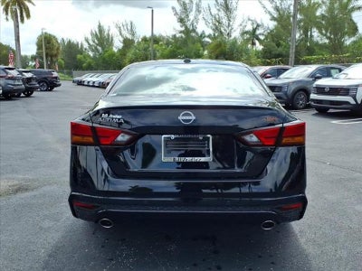 2025 Nissan Altima SR