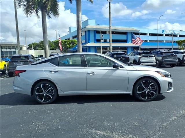 2025 Nissan Altima SR