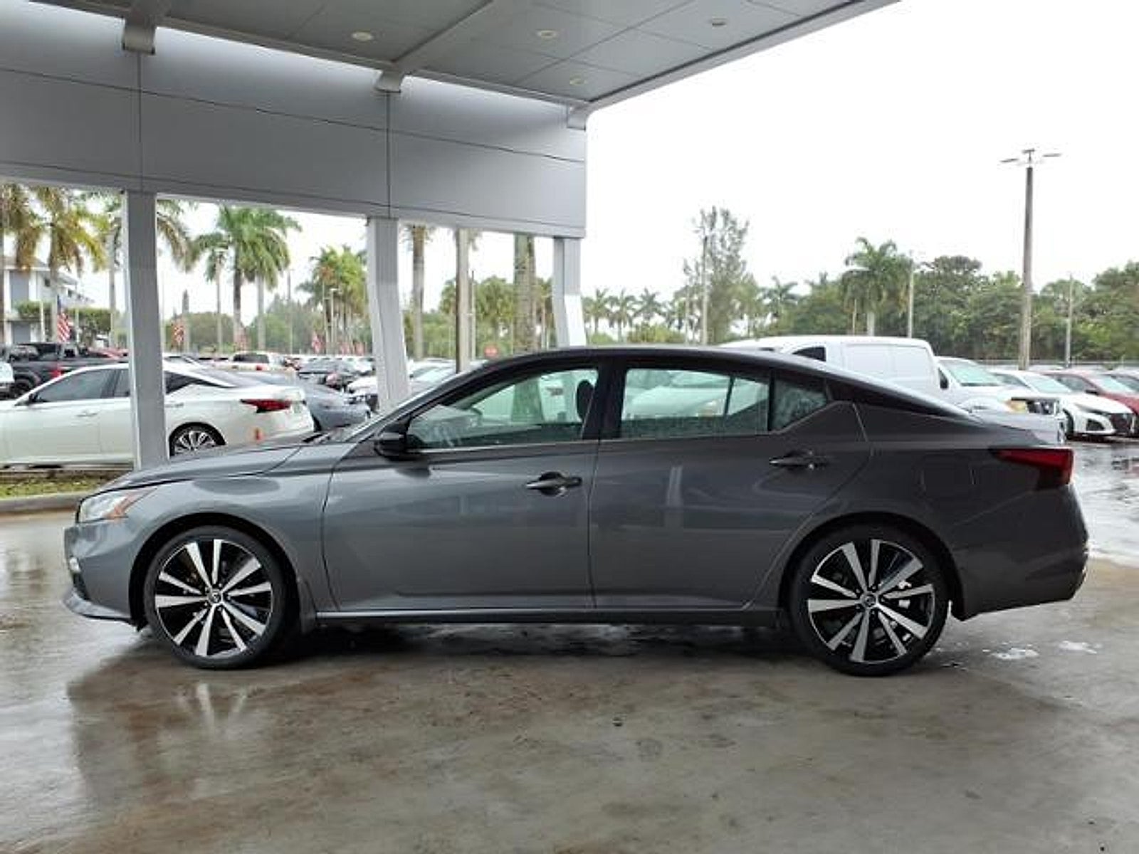 2021 Nissan Altima SR FWD