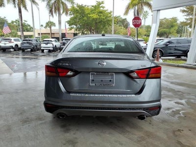 2021 Nissan Altima SR FWD