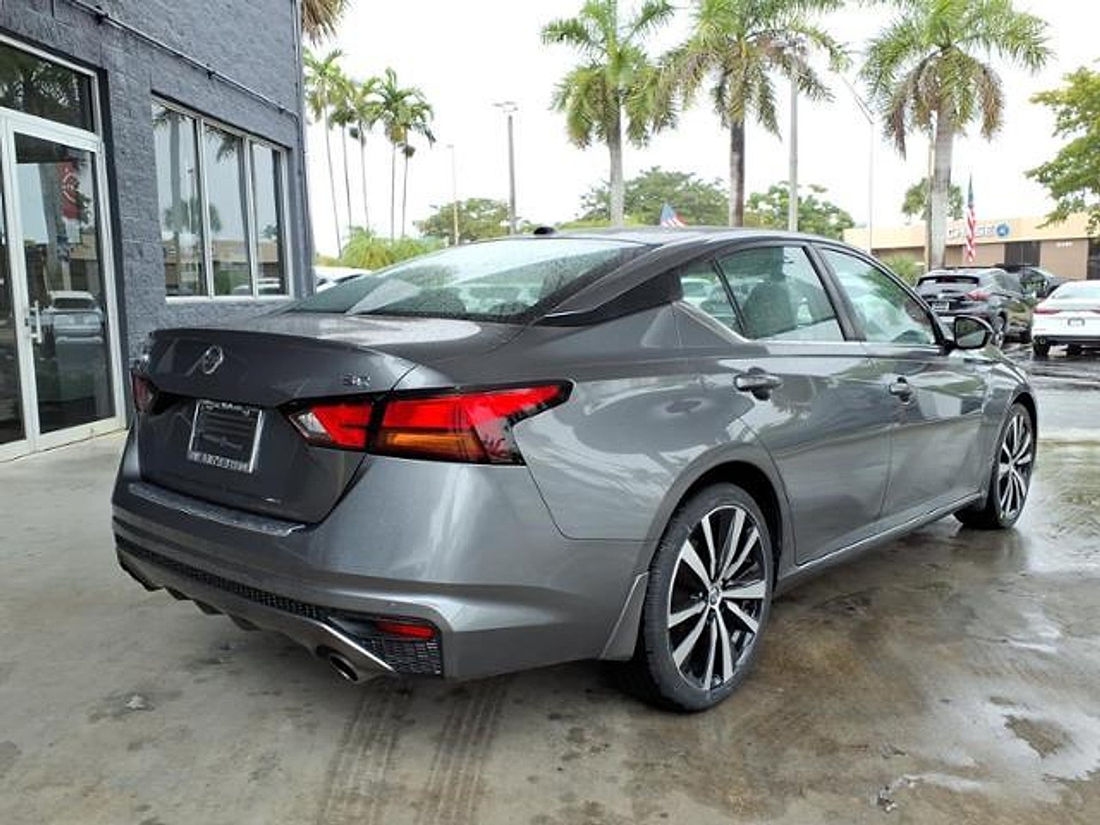 2021 Nissan Altima SR FWD