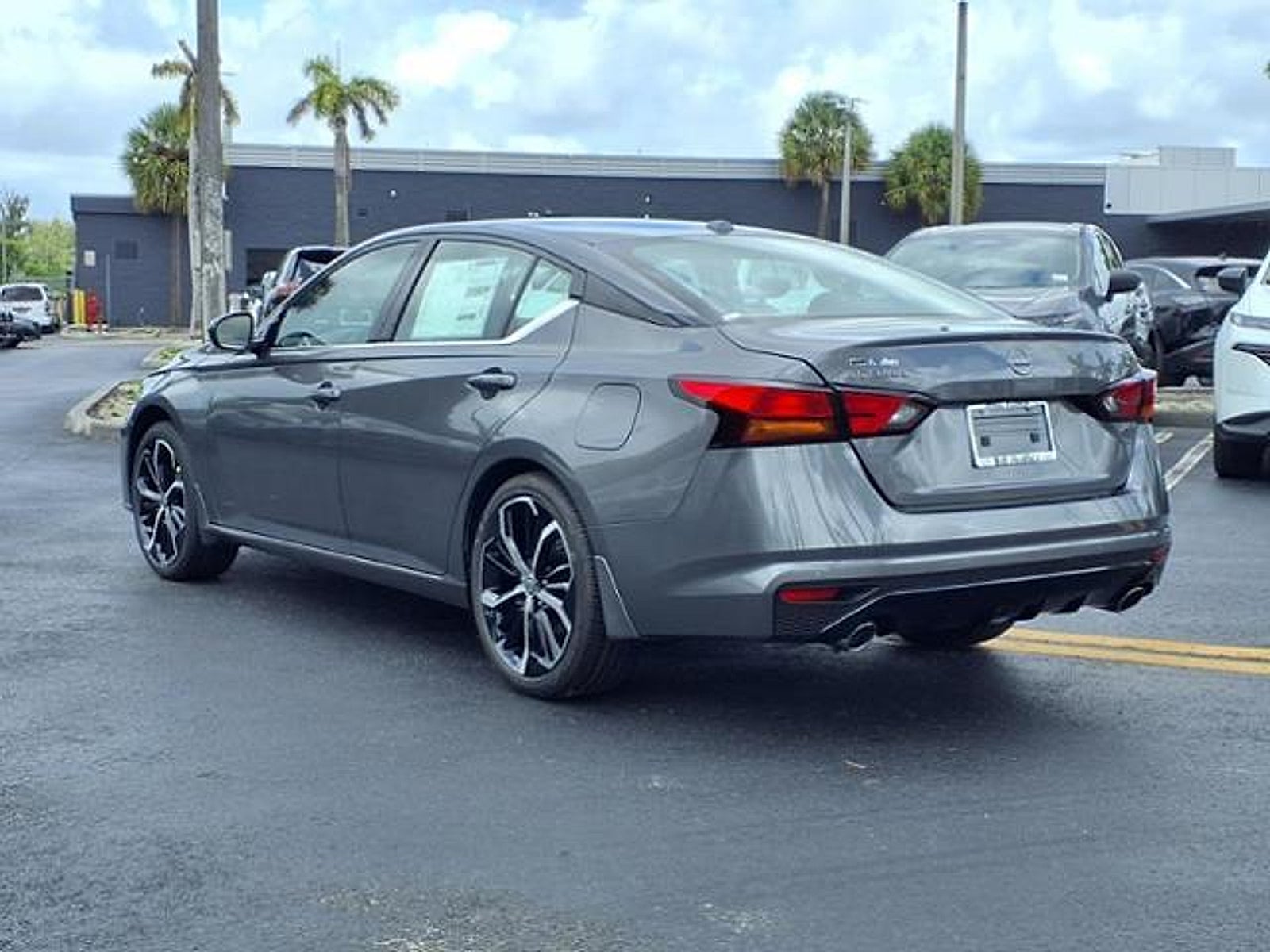 2025 Nissan Altima SR