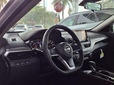 2025 Nissan Altima SR