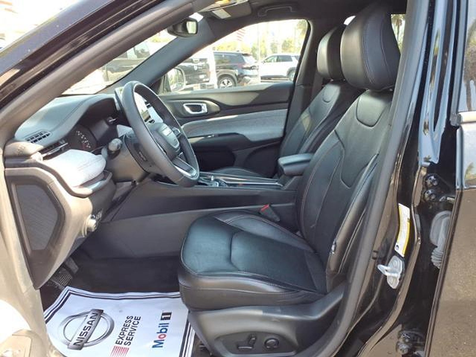 2023 Jeep Compass Latitude Lux FWD