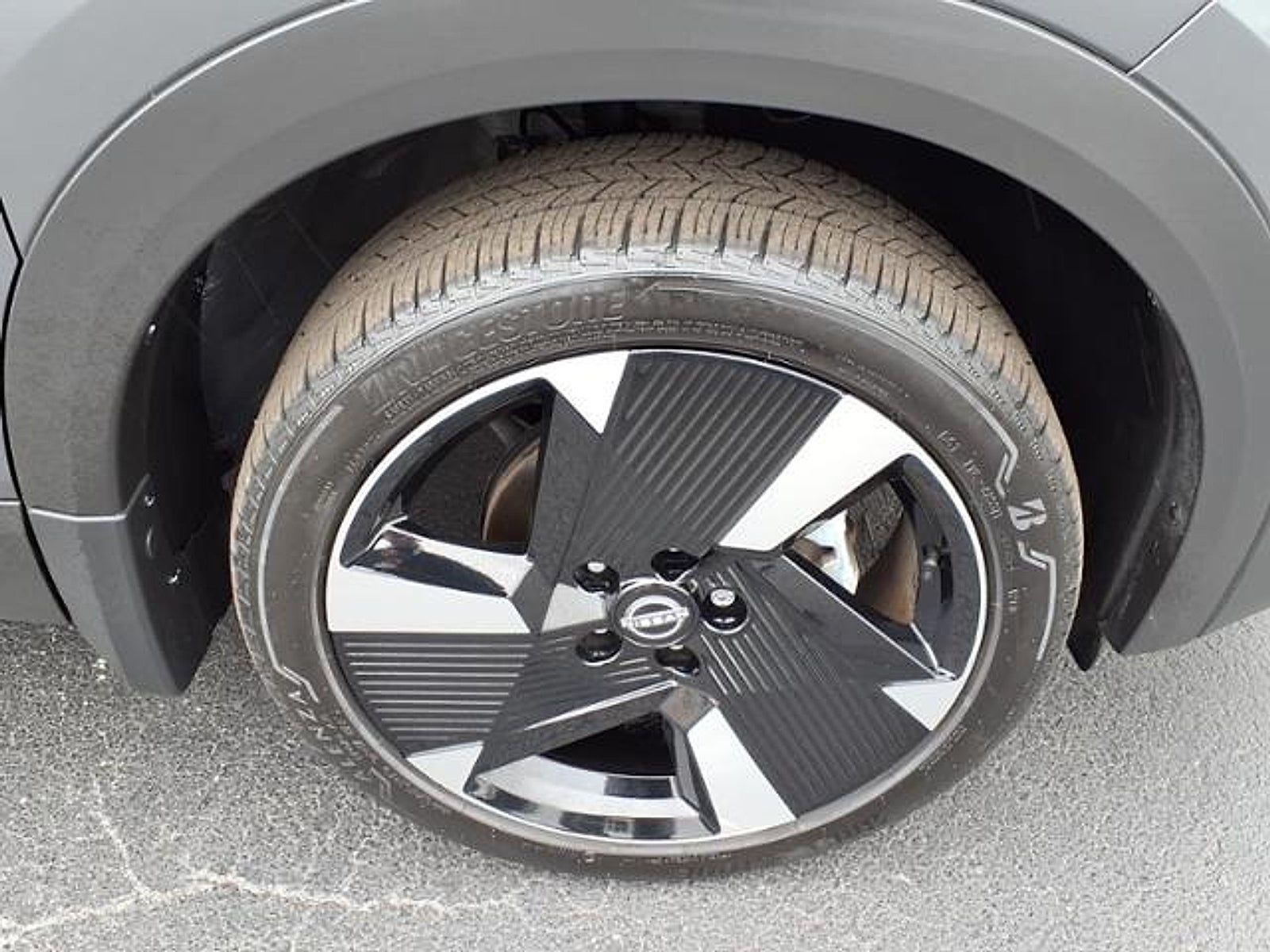 2025 Nissan Kicks SR FWD