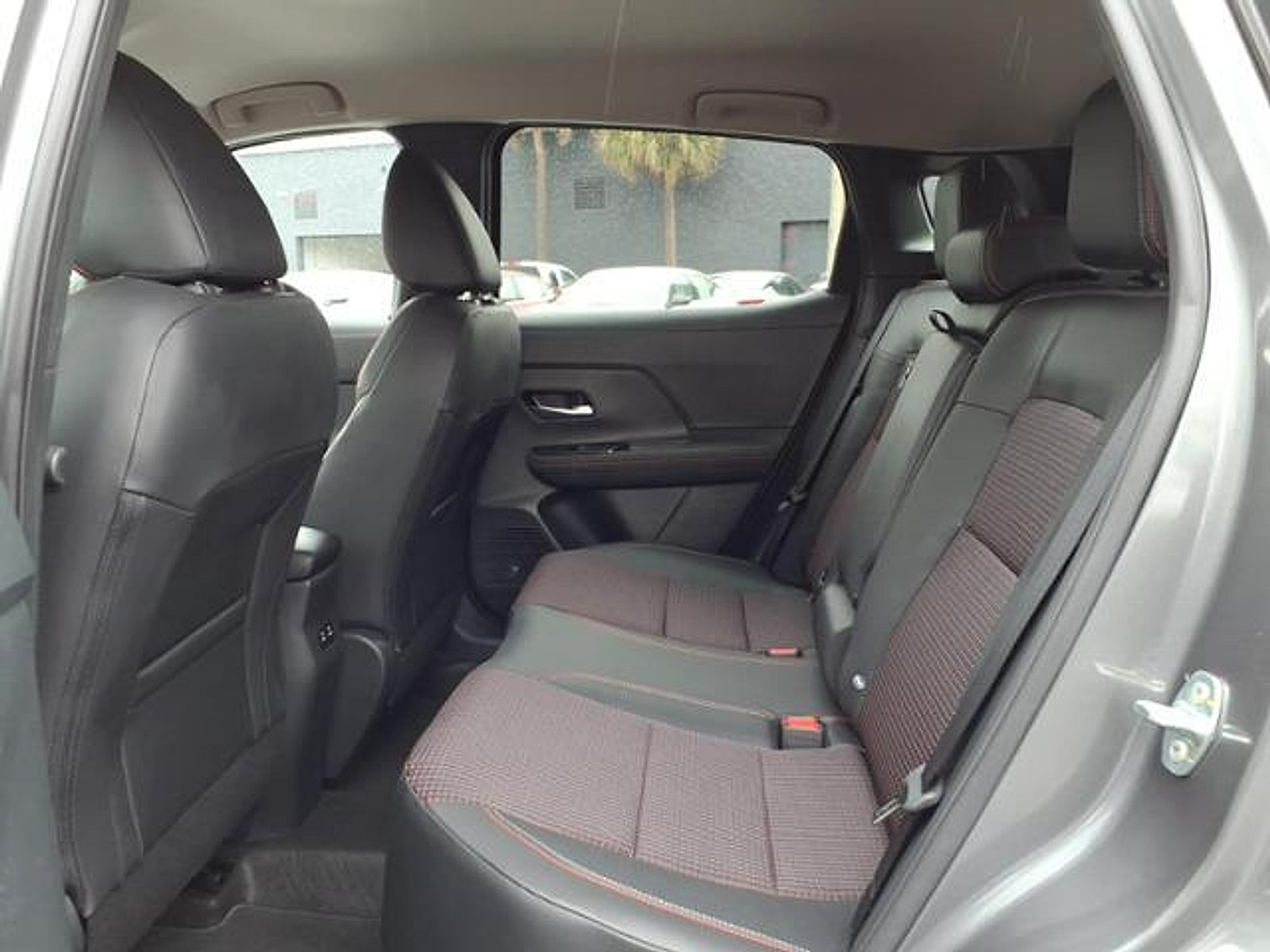 2025 Nissan Kicks SR FWD