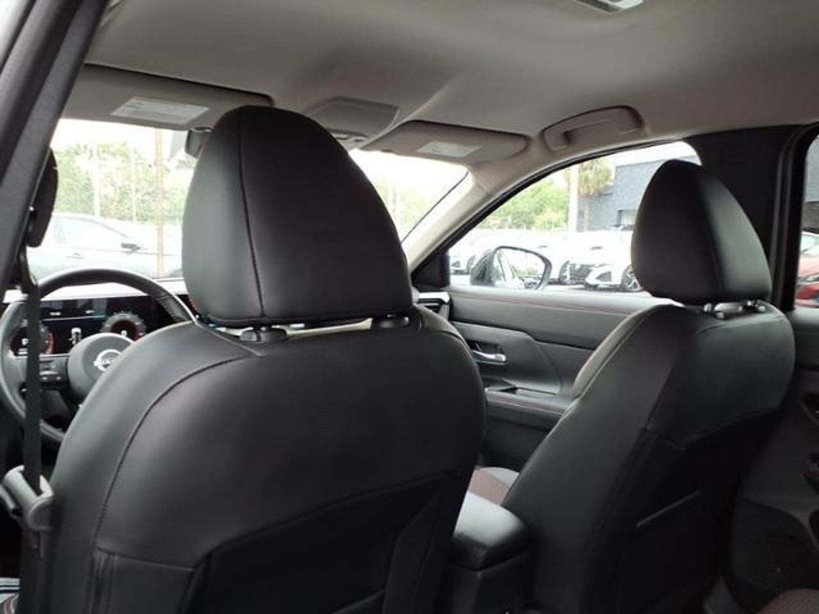 2025 Nissan Kicks SR FWD