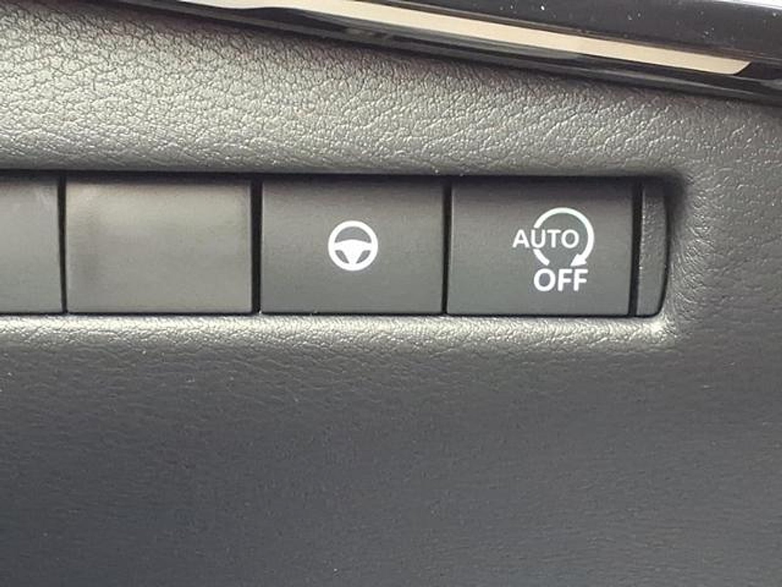 2025 Nissan Kicks SR FWD