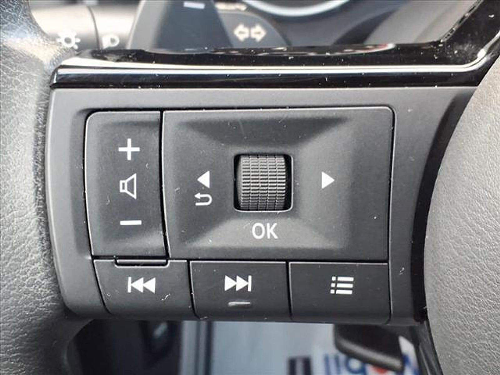 2021 Nissan Rogue SV FWD