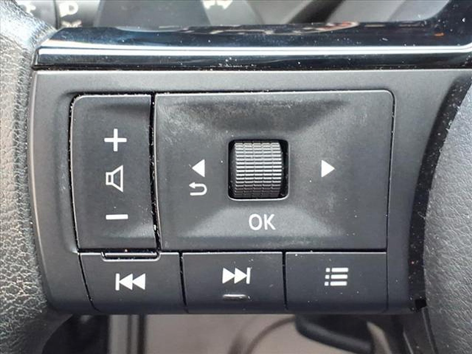 2021 Nissan Rogue SV FWD