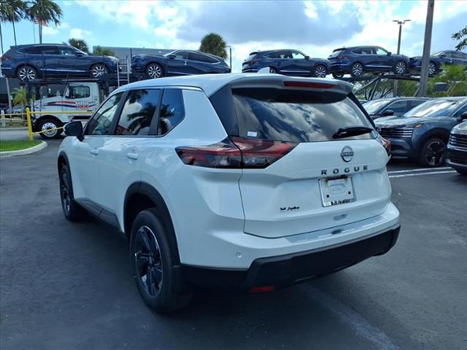 2026 Nissan Rogue SV