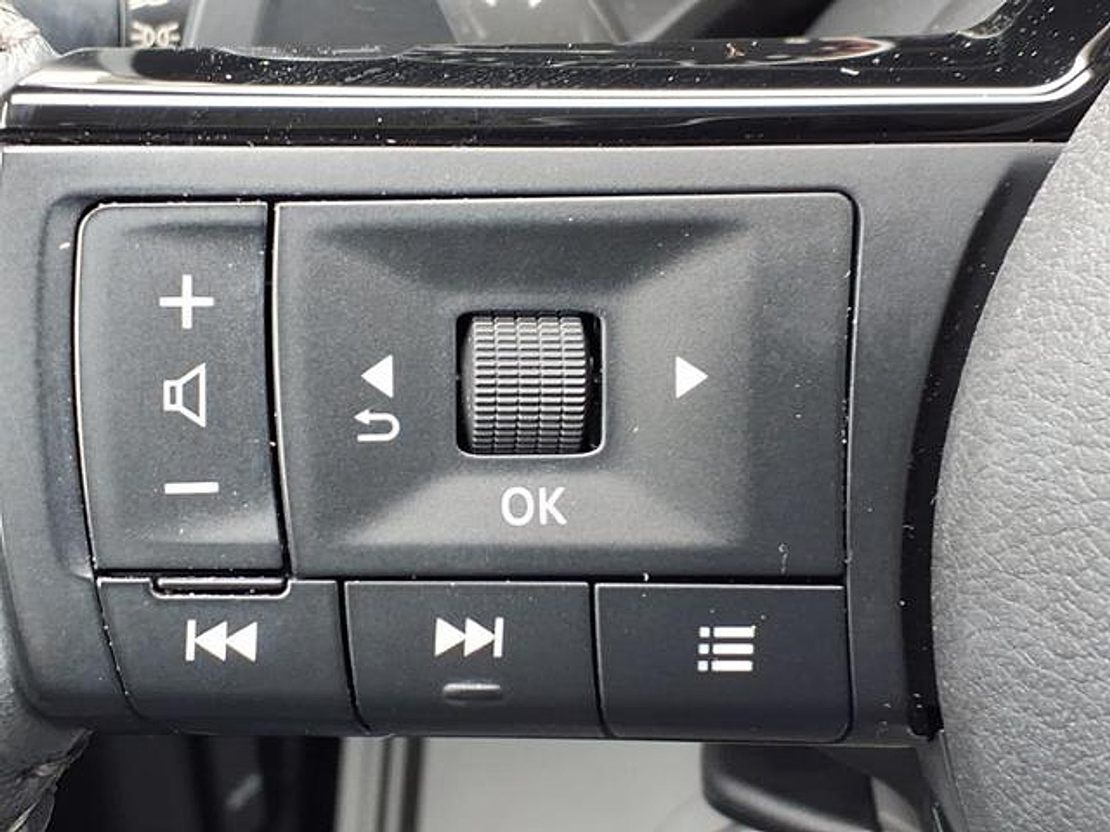 2023 Nissan Rogue SL FWD