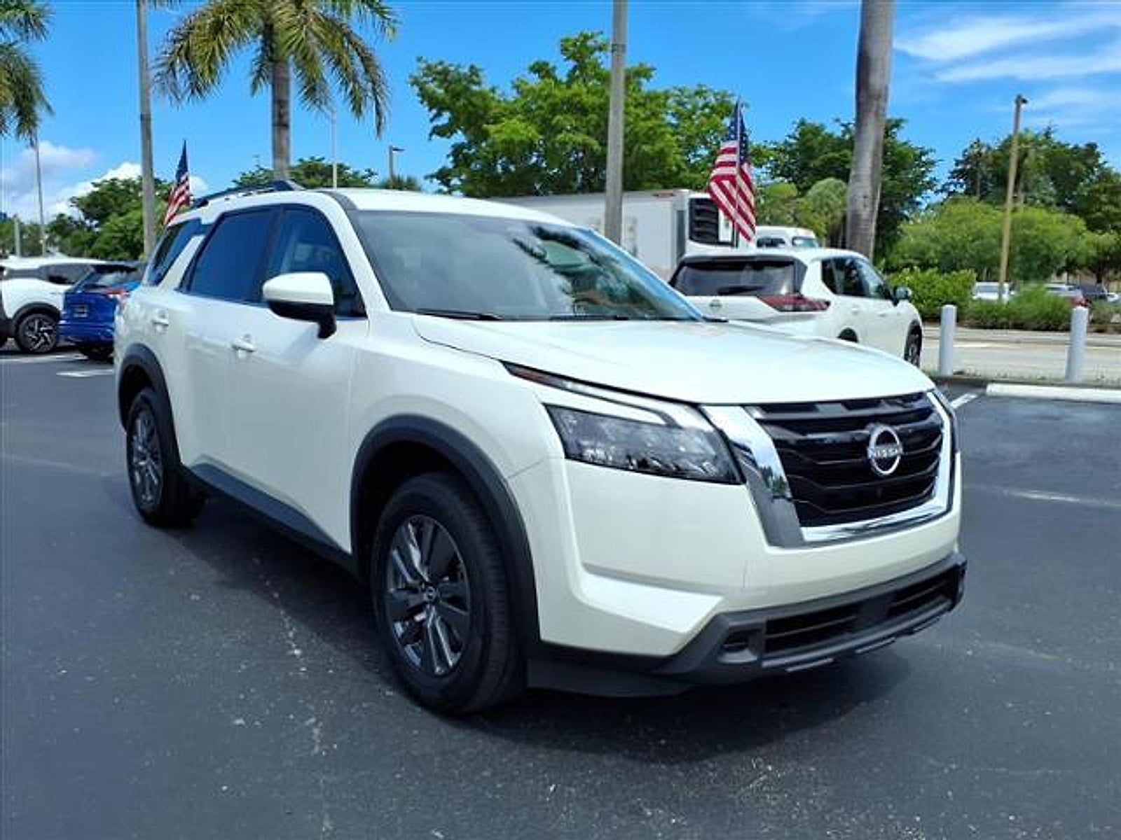 2024 Nissan Pathfinder SV