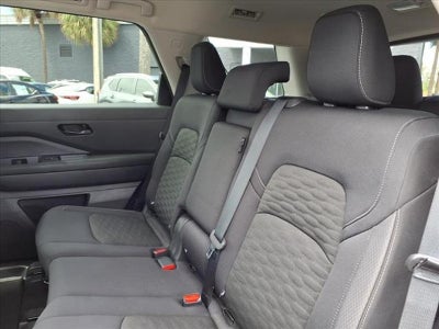 2024 Nissan Pathfinder SV