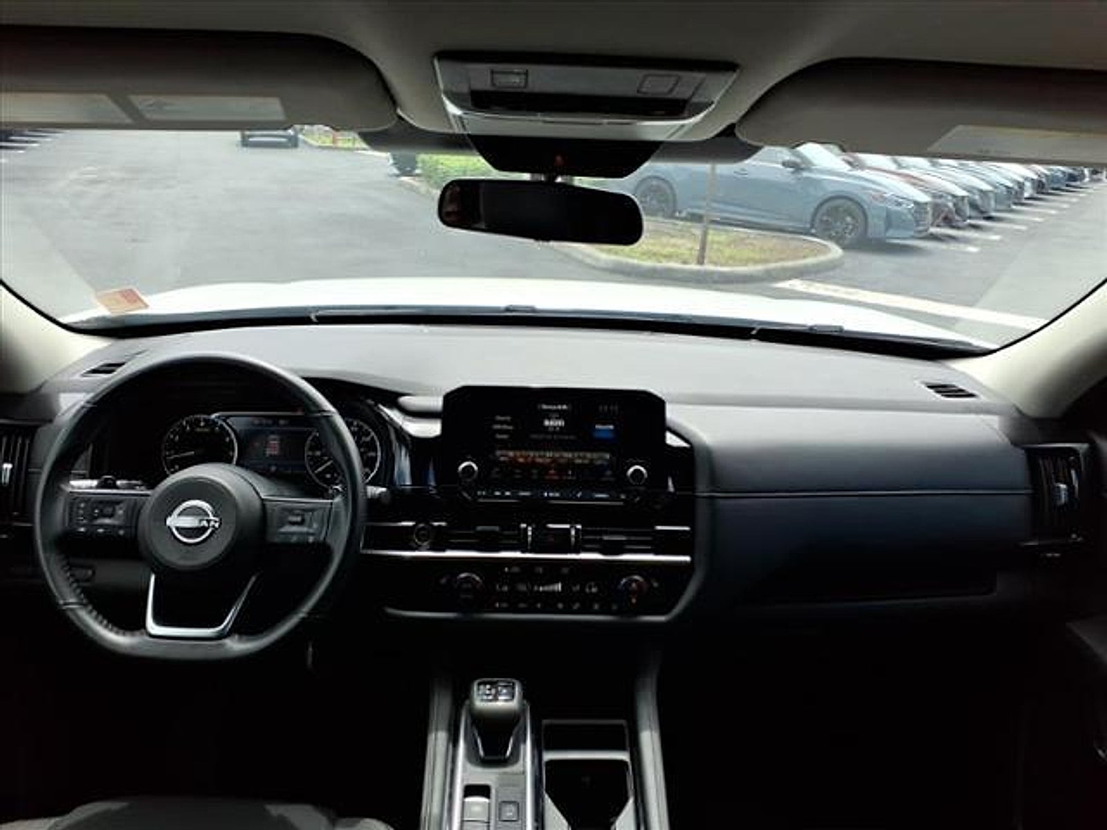 2024 Nissan Pathfinder SV