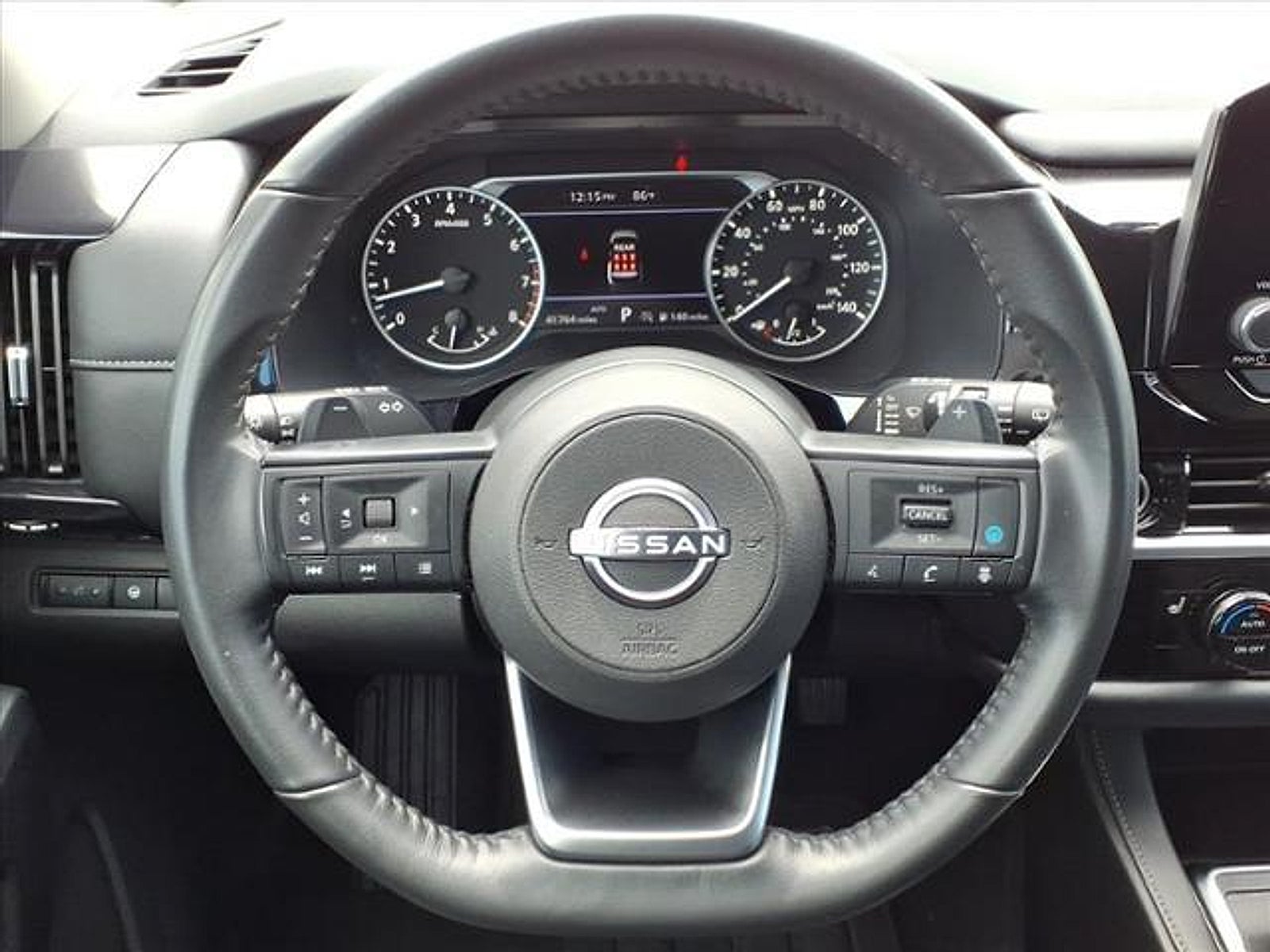 2024 Nissan Pathfinder SV