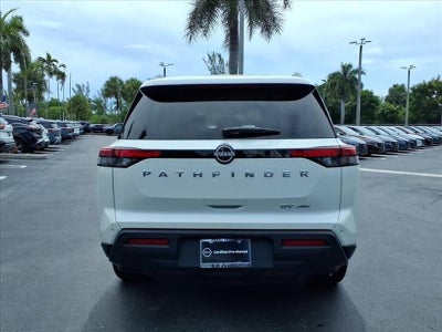 2024 Nissan Pathfinder SV