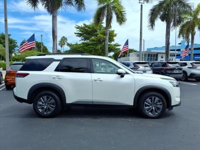 2024 Nissan Pathfinder SV