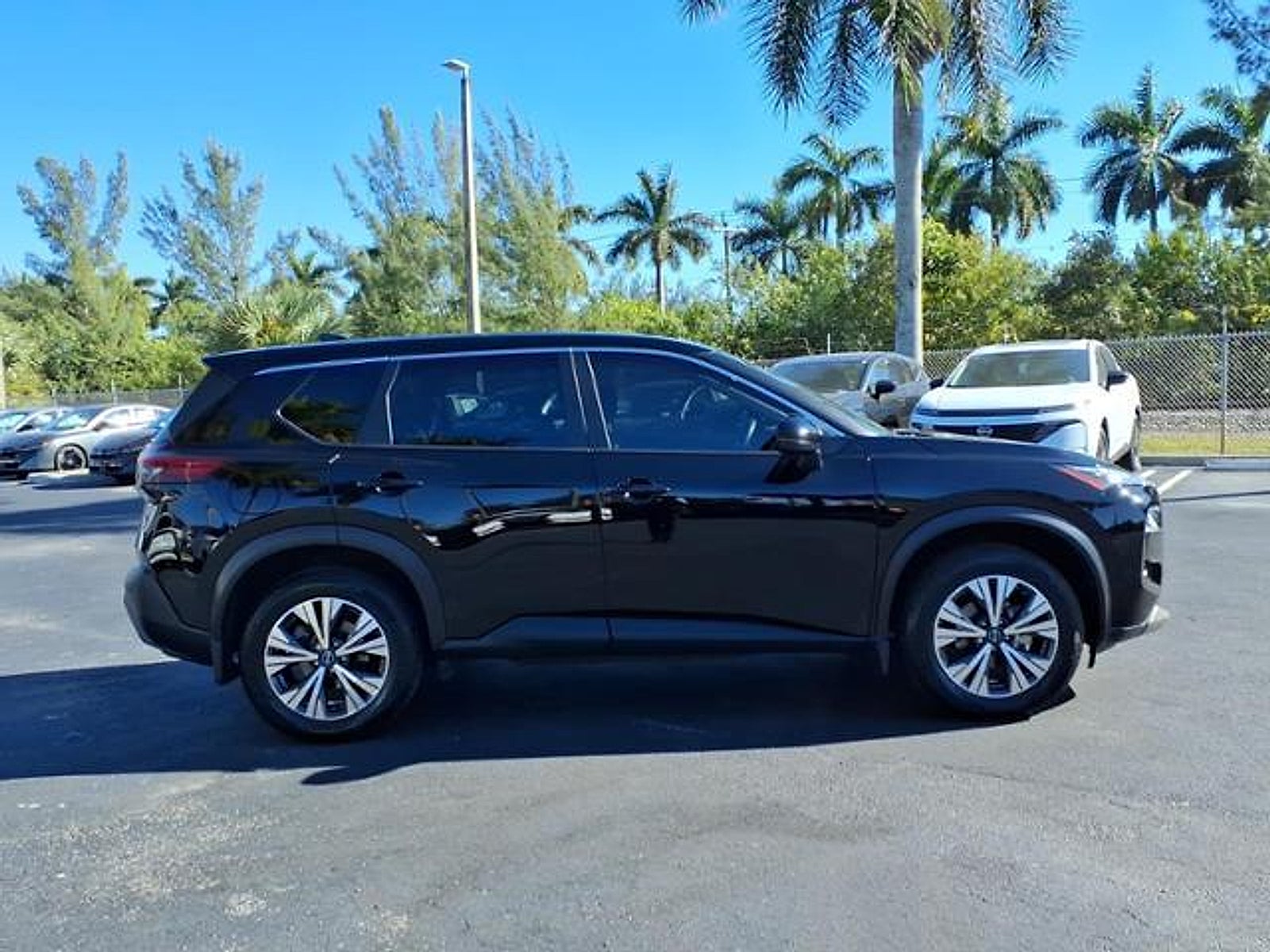 2022 Nissan Rogue SV FWD