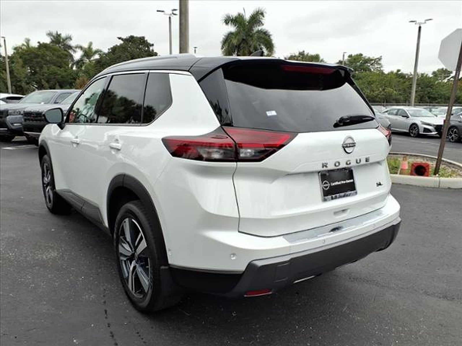 2024 Nissan Rogue SL