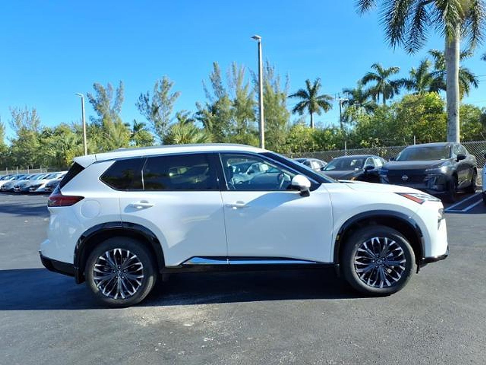 2024 Nissan Rogue Platinum FWD